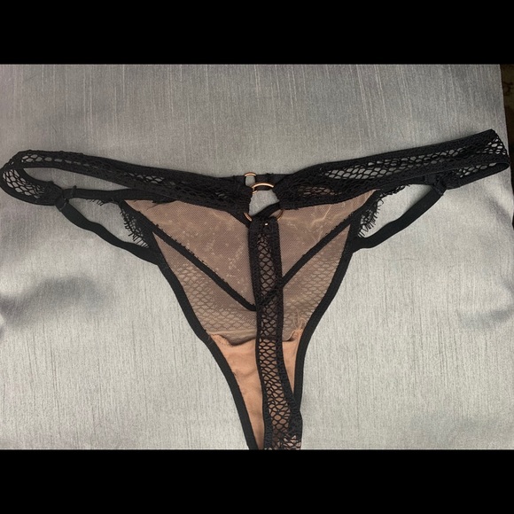 Lace thong - Picture 5 of 7